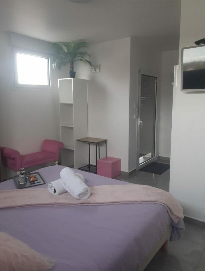 Love Room Douceur Tremblay-en-France Exterior photo