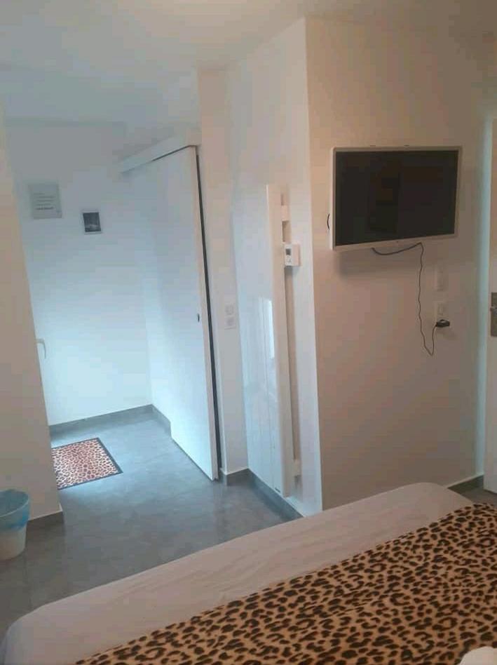 Love Room Douceur Tremblay-en-France Exterior photo